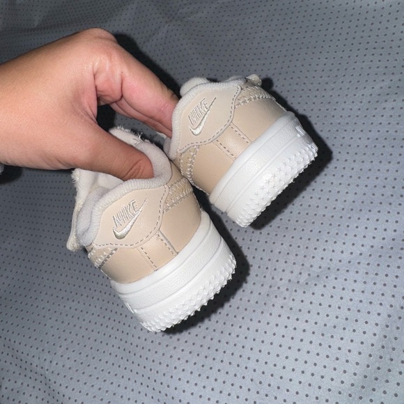 Kids Bear Nike Airforce Sneakers - Picture 3 of 5